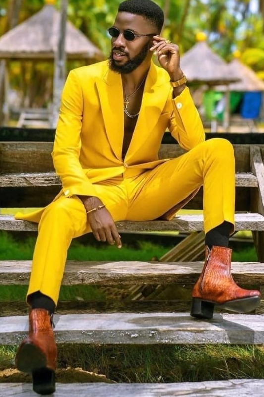 Yellow Slim Fashion Peak Lapel Mens Prom Two Suit